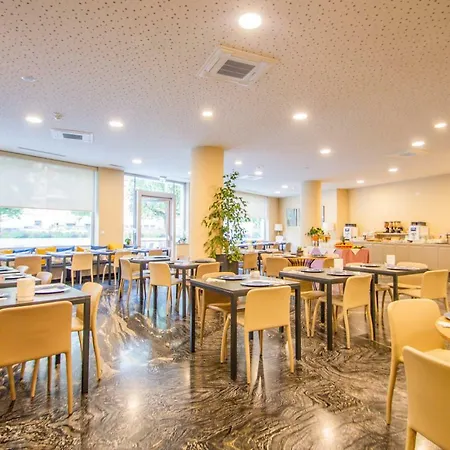 Ark Hotel 4*